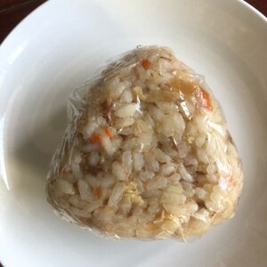 炊き込みご飯おにぎりの冷凍保存